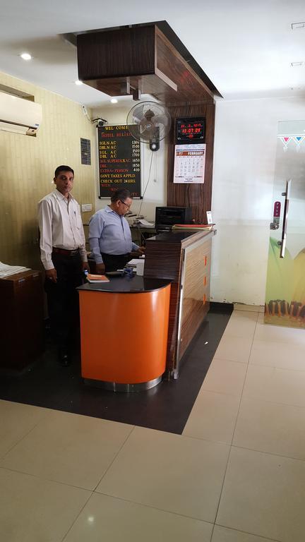 Hotel Relish Vadodara Ngoại thất bức ảnh