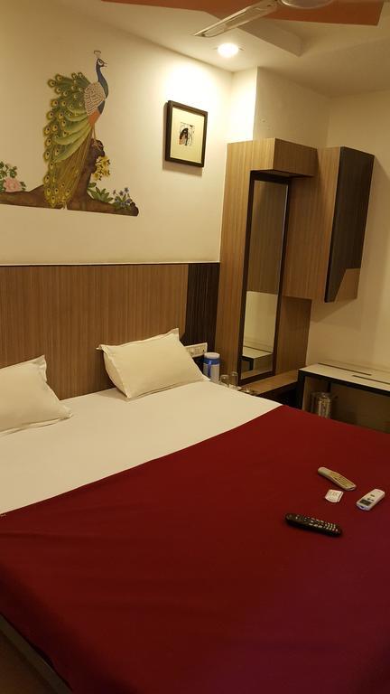 Hotel Relish Vadodara Ngoại thất bức ảnh